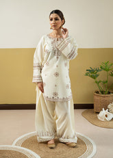 ivory charm 2pcs